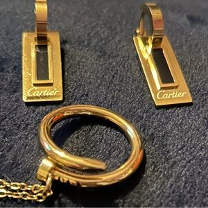 Gold tone jewelry set